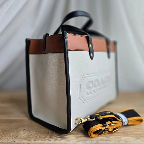 Женская кожаная сумка Coach Field Tote 29x22 см (4 расцветки)