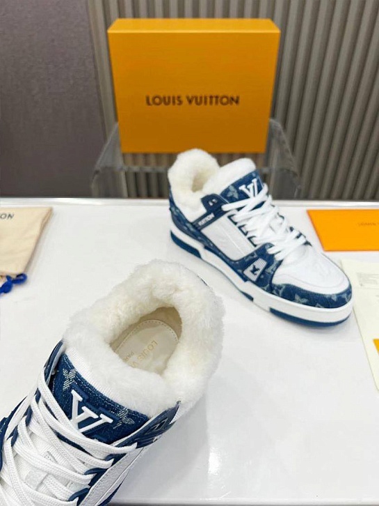Кожаные кроссовки с мехом Louis Vuitton Trainer Premium - White / Blue