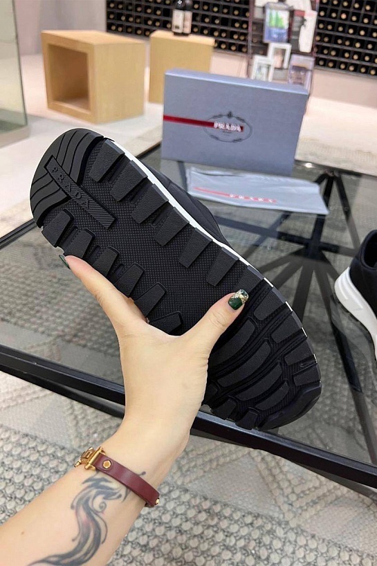 Мужские кроссовки Prada logo-plaque - Black / White