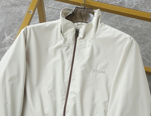 Мужская бежевая ветровка Zegna   