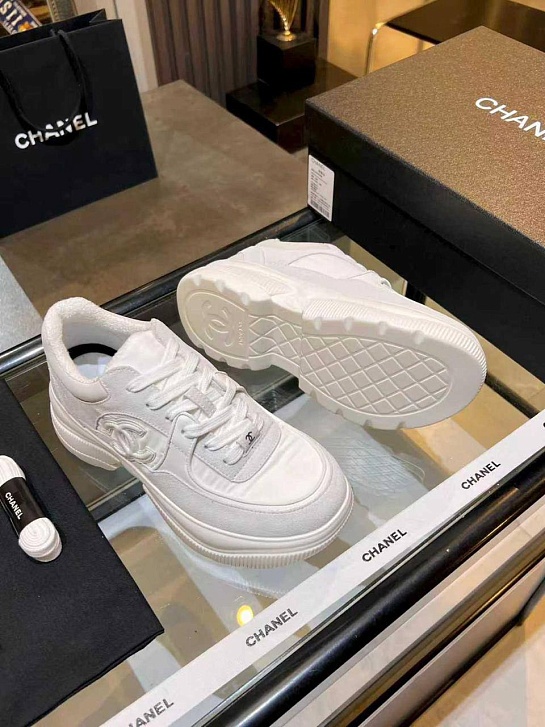 Белые женские кроссовки Chanel premium