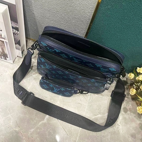 Кожаная сумка Louis Vuitton Duo Messenger Monogram Shadow 25x18x7 см