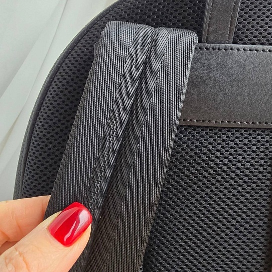 Кожаный рюкзак Coccinelle 40x32 см