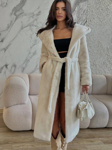 Женская эко шуба из стриженной норки белого цвета   