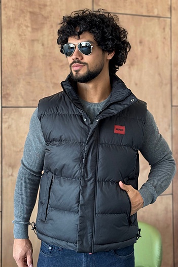 Мужской чёрный жилет Hugo Boss   