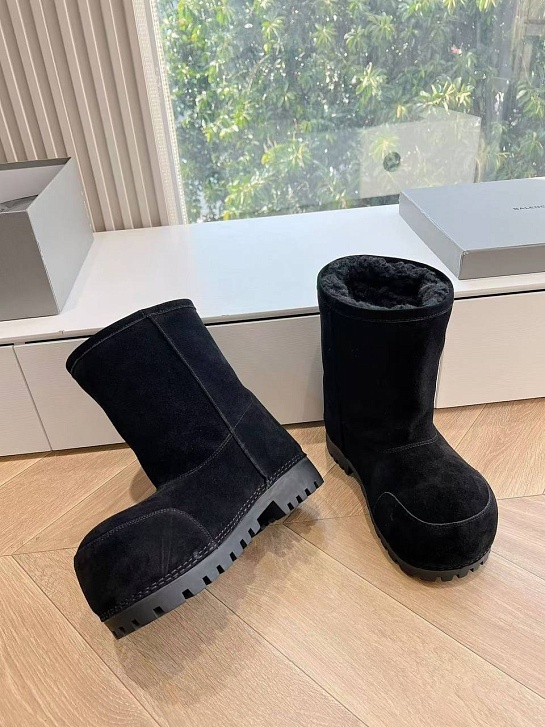 Женские ботинки  Balenciaga Premium Alaska Fur Low Boot  - Black