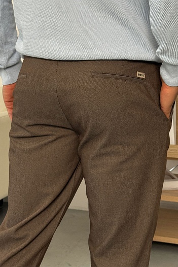 Мужские брюки Hugo Boss бежевого цвета   