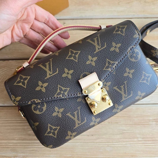 Кожаная сумка Louis Vuitton Pochette Mini 19x10 см - Brown