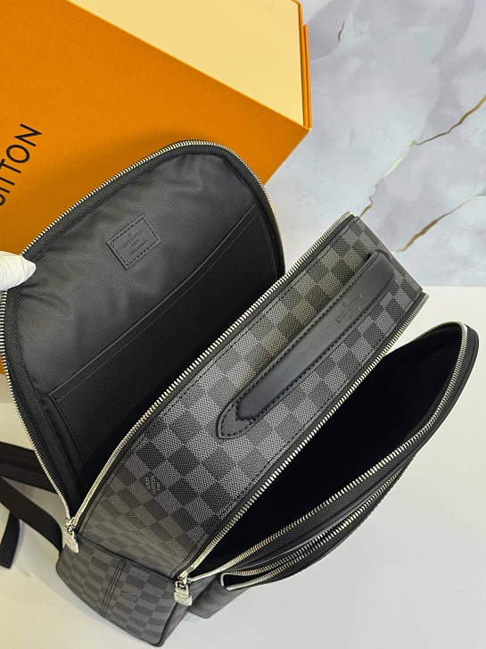Кожаный рюкзак Louis Vuitton Damier Infini premium 40x31x15 см
