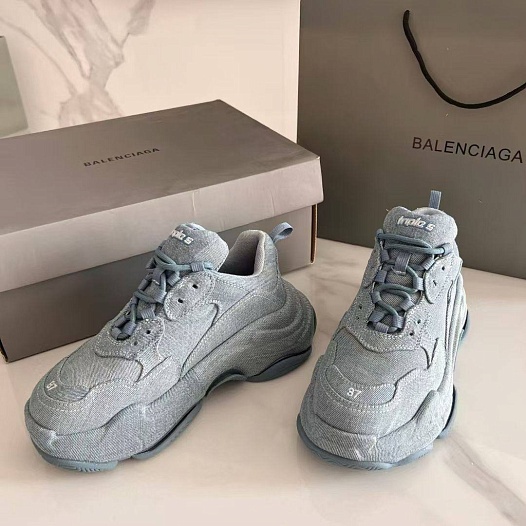 Женские кроссовки Balenciaga Triple S Premium - Grey   