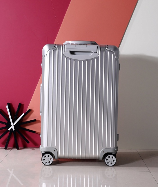 Чемодан Rimowa Aluminum M Premium 66x43x27 см