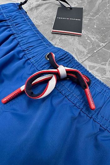 Мужские шорты Tommy Hilfiger синего цвета   
