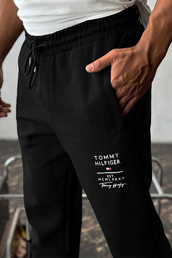 Спортивные штаны чёрного цвета Tommy Hilfiger   