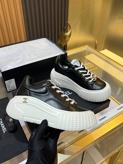 Женские кожаные кроссовки Chanel Premium - Black / White   