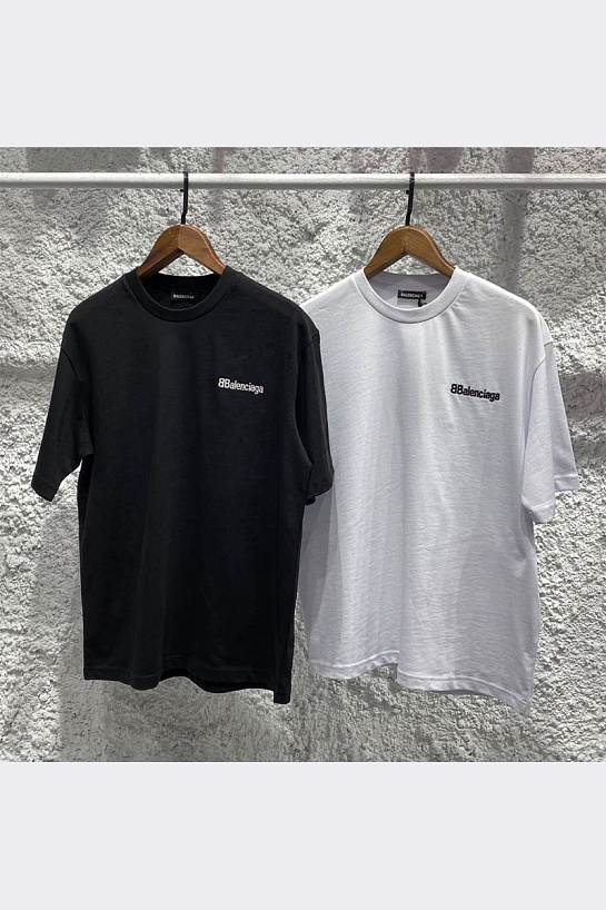 Белая оверсайз футболка Balenciaga logo-embroidered