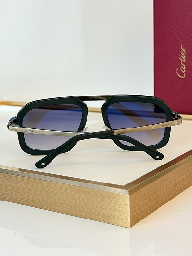 Солнцезащитные очки Cartier Santos    