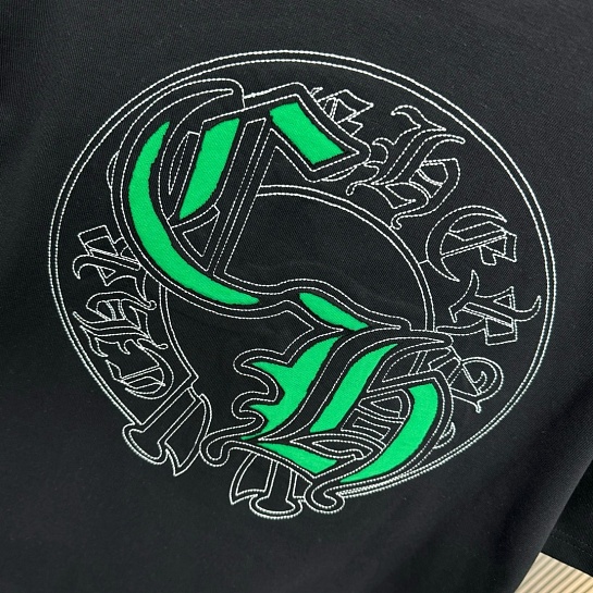Чёрная оверсайз футболка Gothic logo