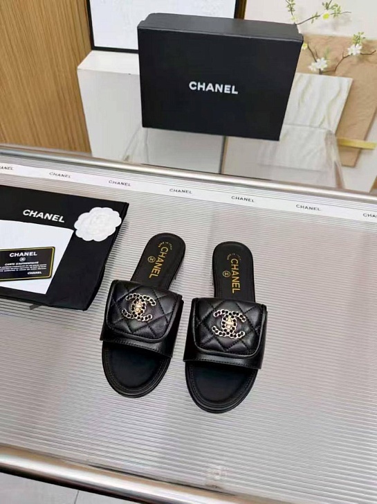 Женские кожаные шлёпанцы Chanel premium
