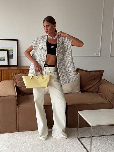 Женские джинсы Chanel белого цвета   