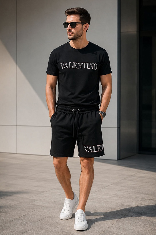 Мужские чёрные шорты Valentino