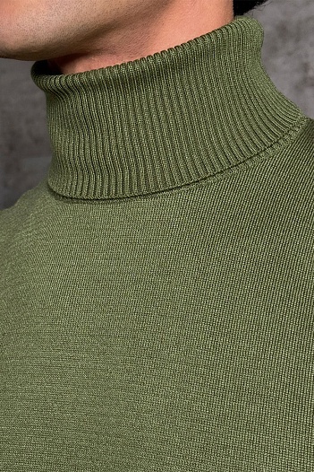 Водолазка зелёного цвета Stone Island compass-patch   