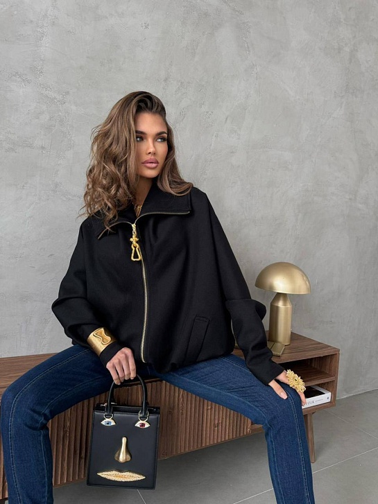 Женская куртка чёрного цвета Schiaparelli premium