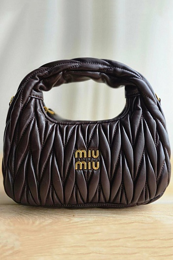Кожаная сумка MIU MIU Wander matelasse 24x13 см   