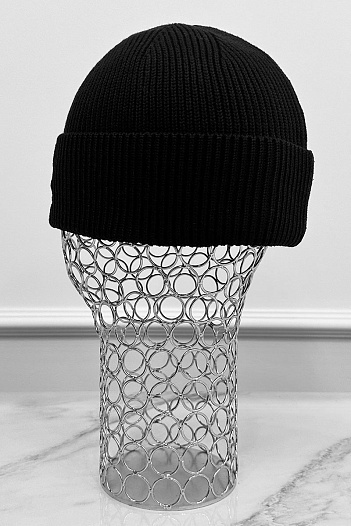 Шапка чёрного цвета Lacoste logo-embroidered   