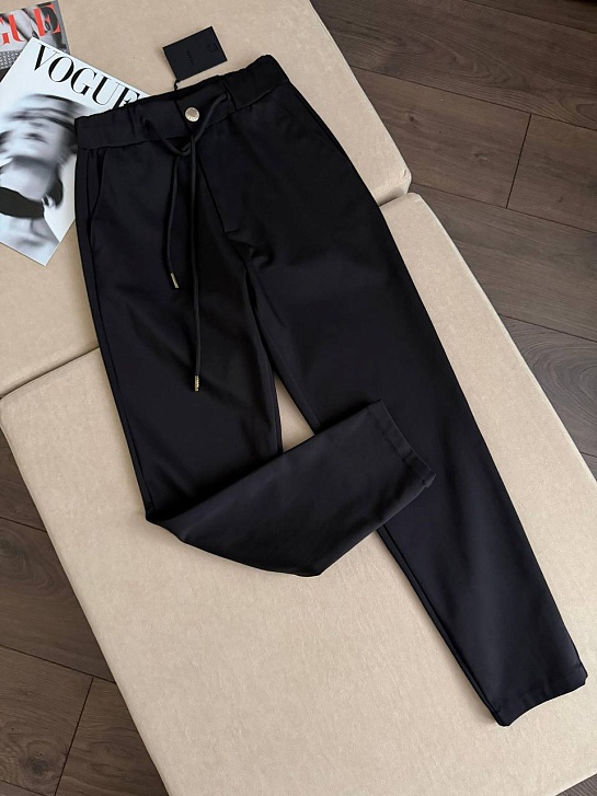 Чёрные женские брюки Prada