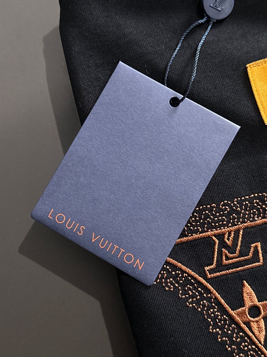 Футболка чёрного цвета Louis Vuitton Premium