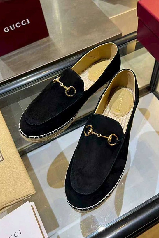 Женские замшевые лоферы Gucci GG Horsebit premium