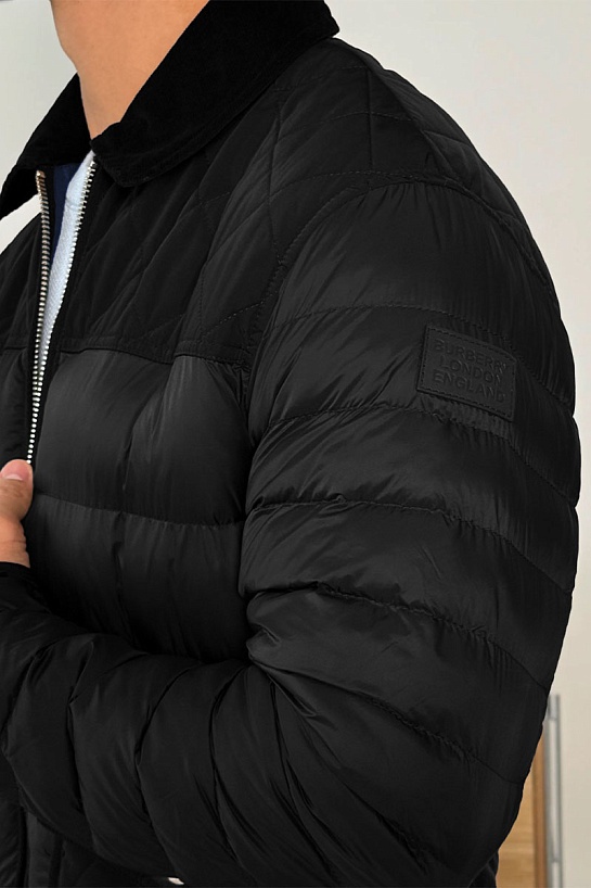 Чёрная пуховая куртка Burberry London England logo-patch