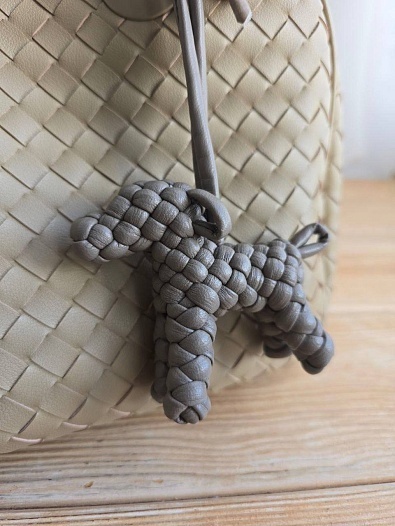 Кожаная сумка Bottega Veneta Basket 30x20 см - Beige   