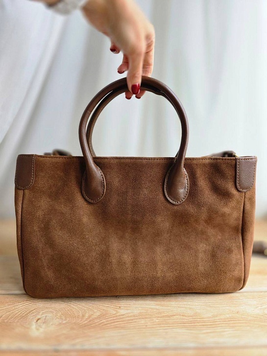 Замшевая сумка Yves Saint Laurent 39x23 см