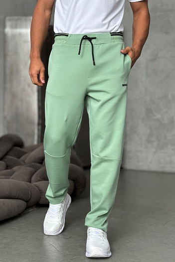 Спортивные штаны зелёного цвета Hugo Boss   