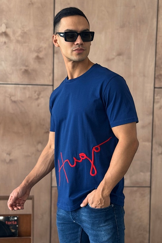 Мужская тёмно-синяя футболка Hugo Boss