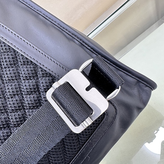 Кожаный рюкзак Burberry Shield Premium 46x39x21 см