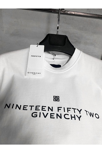 Белая оверсайз футболка Givenchy Nineteen Fifty Two   