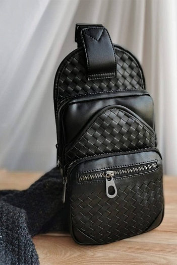 Кожаная чёрная сумка Bottega Veneta 33x17 см   