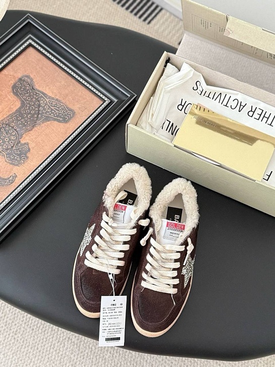 Женские кроссовки с мехом Golden Goose