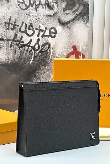 Клатч Louis Vuitton Pochette Voyage MM Taiga Leather Premium 27x21x6 см   