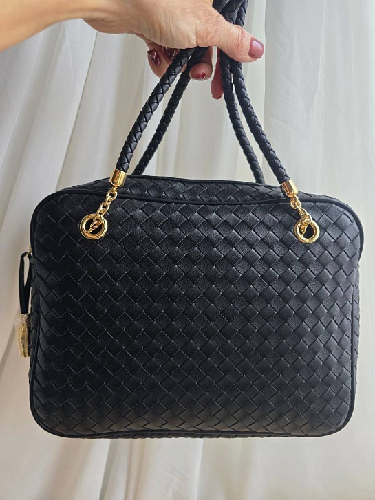 Кожаная сумка Bottega Veneta Mckenzie 27x13 см