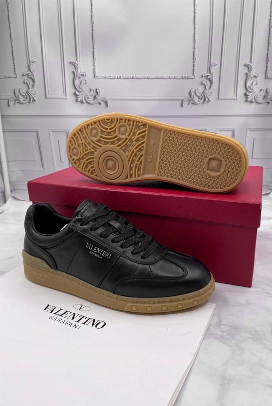 Кожаные кроссовки Valentino Garavani Upvillage - Black