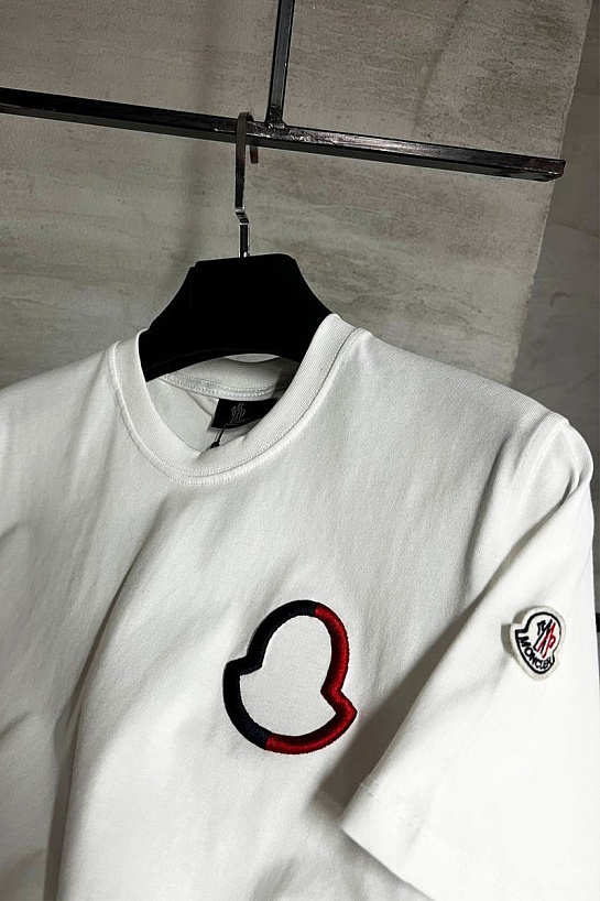 Футболка белого цвета Moncler logo-embroidered