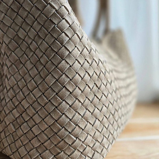 Замшевая сумка Bottega Veneta Cabat 40x28 см - Beige