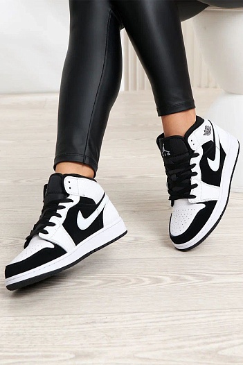 Женские кроссовки Nike Dunk High -  White / Black   