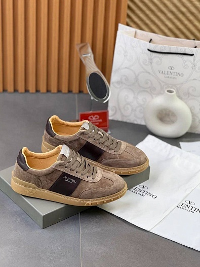 Замшевые кроссовки Valentino Upvillage - Beige   