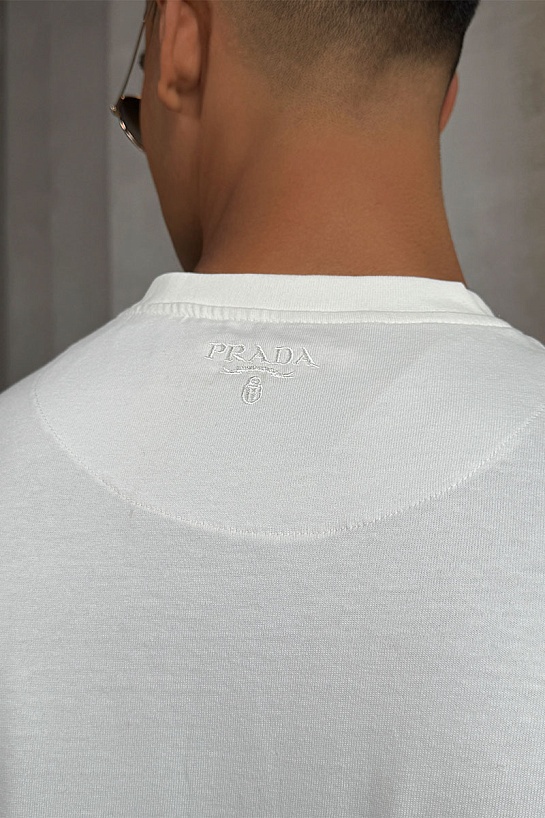 Мужская белая футболка Prada