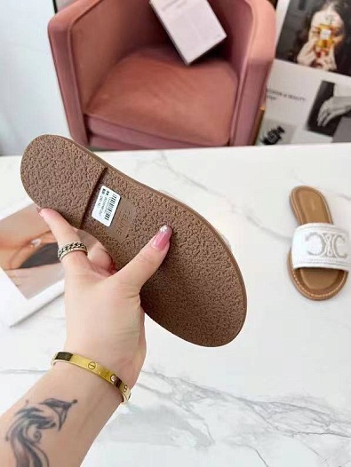 Женские шлёпанцы Celine   