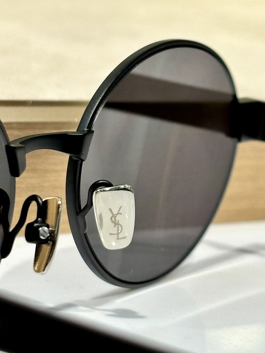 Солнцезащитные очки Yves Saint Laurent Eyewear